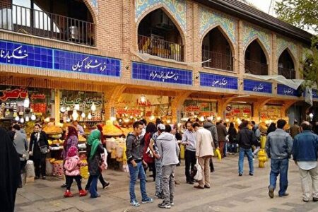 گذری در خیابان پانزده خرداد تهران